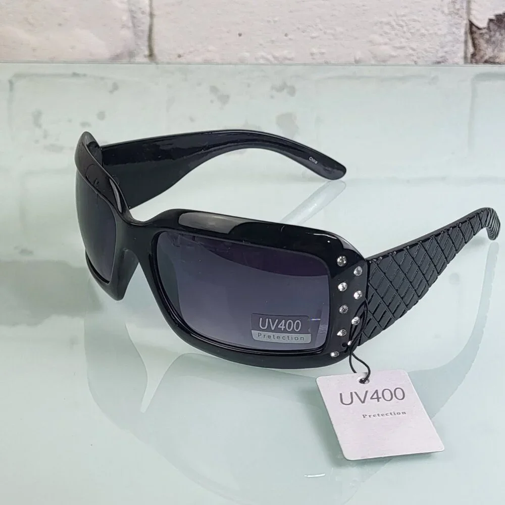 NWT DESIGNER INSPIRED WOMEN'S RHINESTONE ACCENT SUNGLASSES (2 for $25)
